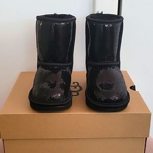 Black sequence boots, Ugg, size 9 (toddler)